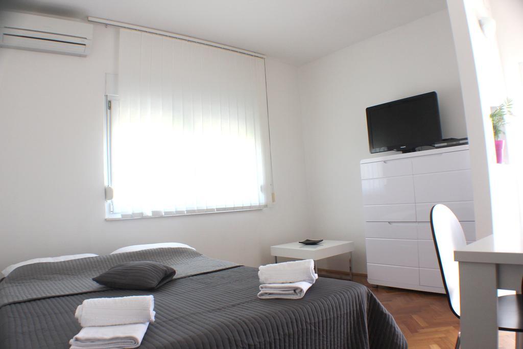 Apartments Robert Kaštela Kamer foto