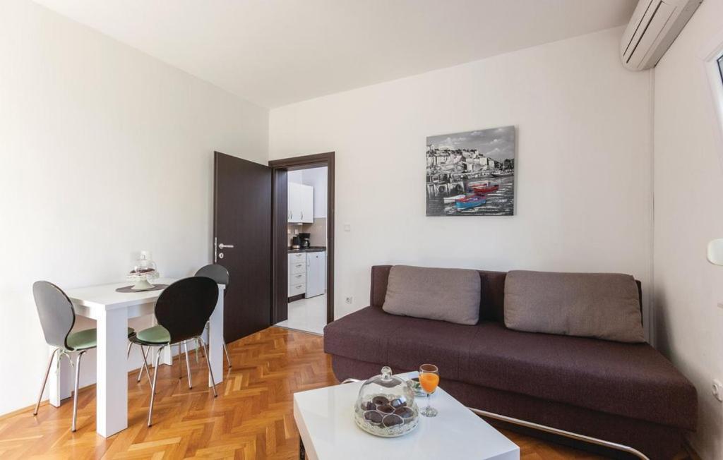 Apartments Robert Kaštela Buitenkant foto